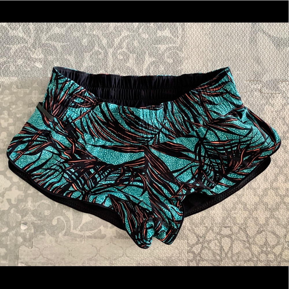 Lululemon Palm Lace Tofino Surf Shorts II